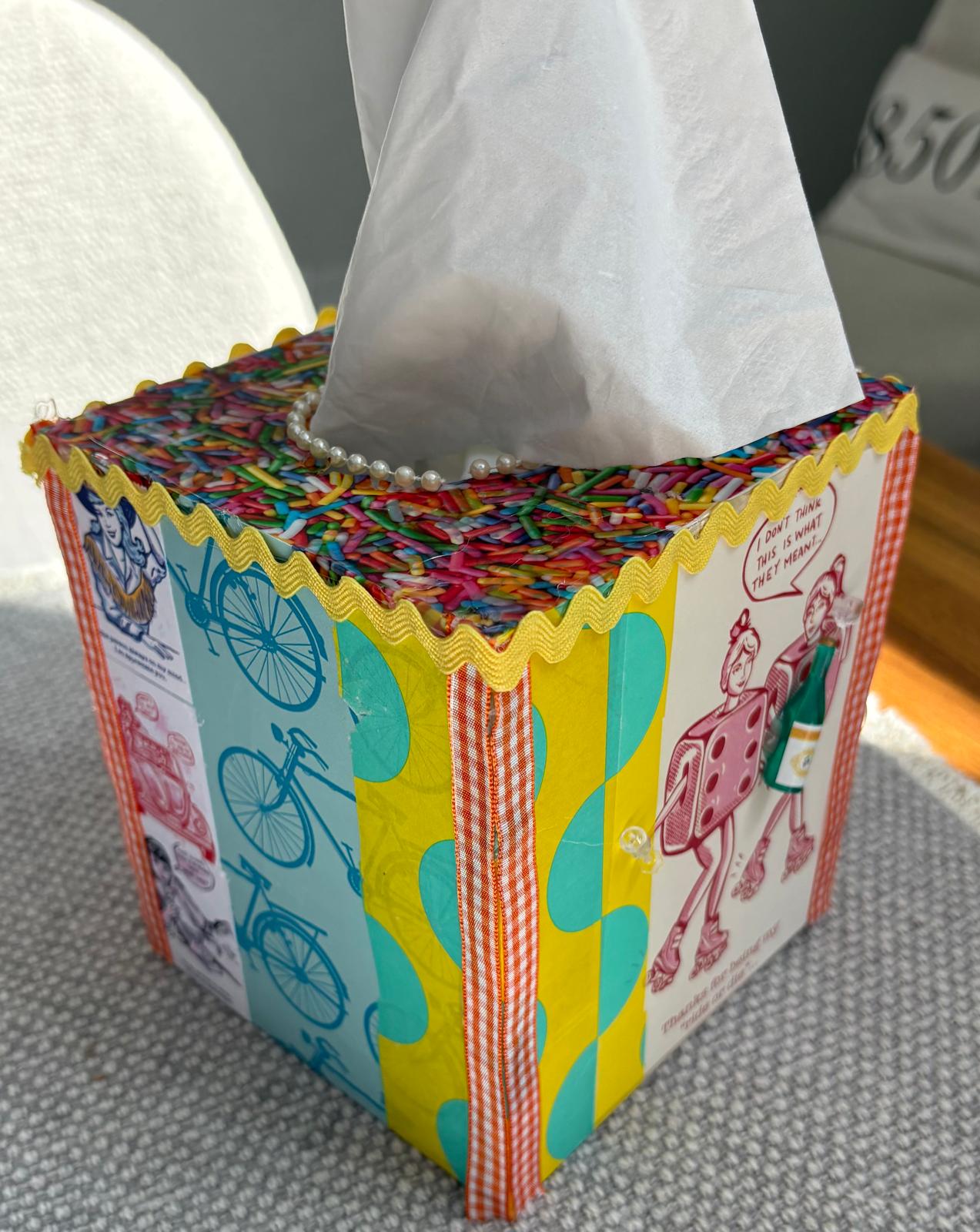 Retro Abstract Illustrated Tissue Box Cover